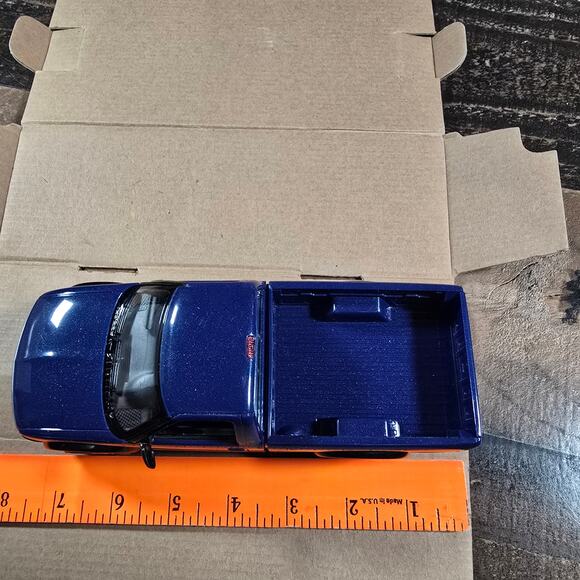 Ertl AMT 1994 Chevy S-10 4X4 Purple Metallic Dealer Promo - Picture 8 of 10